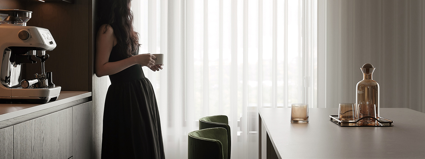 Vika’s home | 深色沉稳与雅致质感的碰撞，清冷高